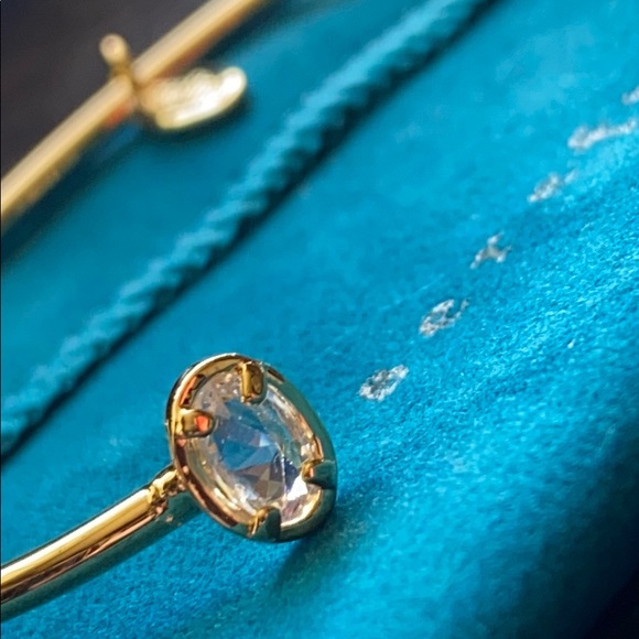 🫣Serefina Gold Bangle - Picture 3 of 10